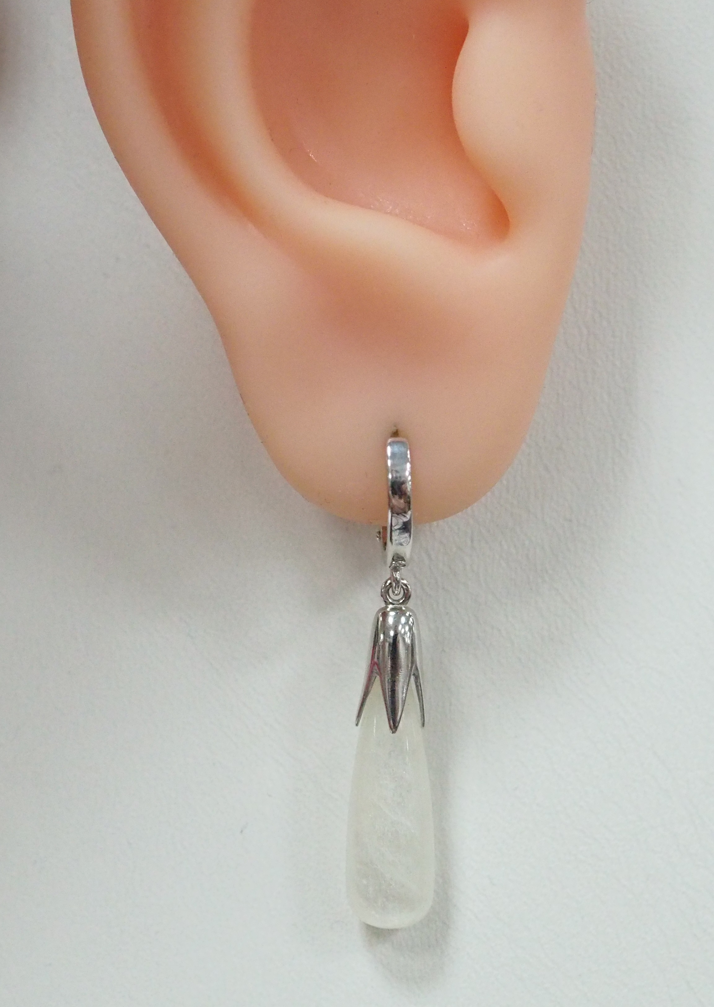 Серебряные серьги-конго с лунными камнями